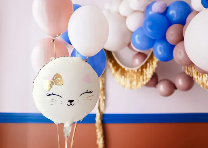 Hovedbilde FOLIEBALLONG – Katt med sløyfe – PartyDeco