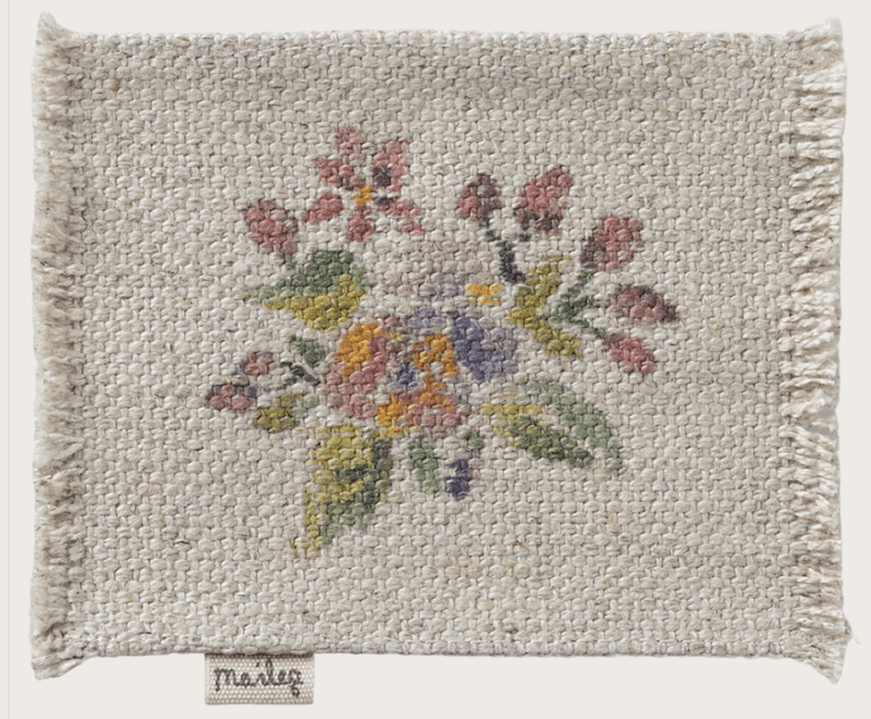 TEPPE TIL MUSEHJEMMET – Lite – Blomster – Maileg