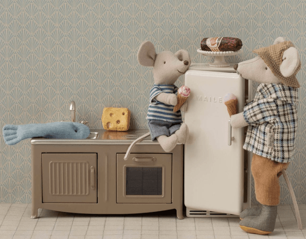 Hovedbilde FISKEUTSTYR TIL MUSENE – Med bøtte, fisk og hov ...