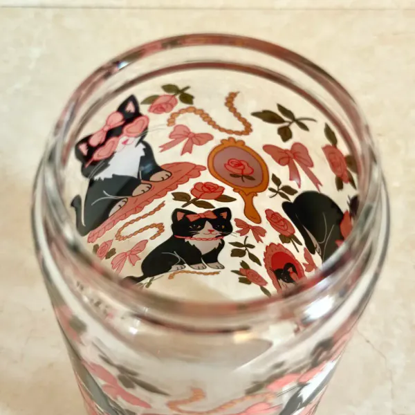 Hovedbilde DRIKKEGLASS MED LOKK OG SUGERØR – Katter & Roser ...