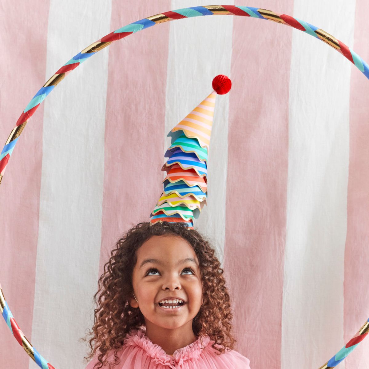 PARTYHATTER – Striper og honeycomb-kuler – 8-pk – Meri Meri