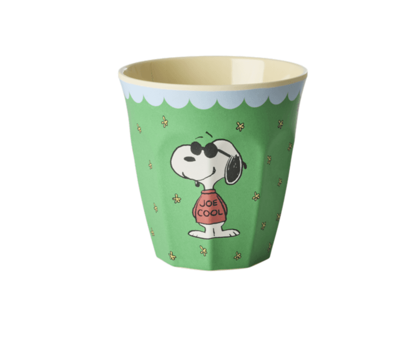 MEDIUM KOPP  – Grønn Snoopy Print – Rice x Peanuts
