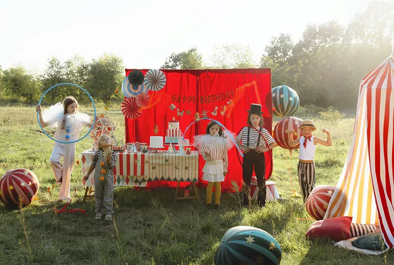 FOLIEBALLONG – Stjerneball – Grønn med Gullstjerner – PartyDeco