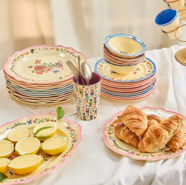 Hovedbilde HØY KOPP – Bordeaux innside med fantasifulle dyr ...