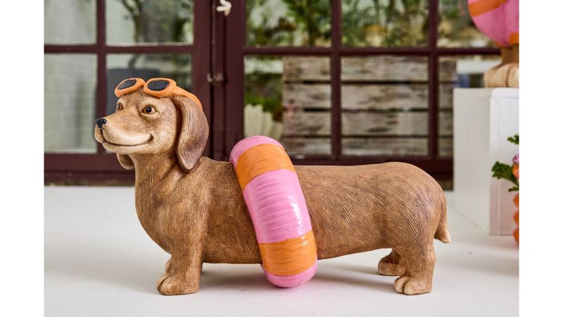 STOR DEKORASJON – Hund med badering – 2Have