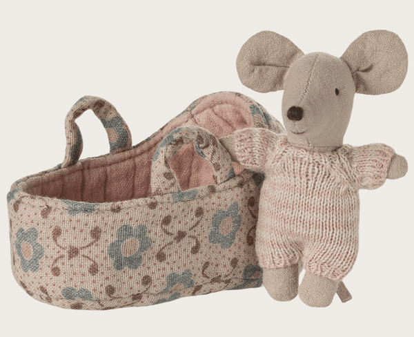 Hovedbilde BABYMUS I BÆREKURV – Rosa – Maileg