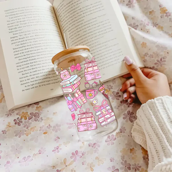 Hovedbilde DRIKKEGLASS MED LOKK OG SUGERØR – Coquette Books ...